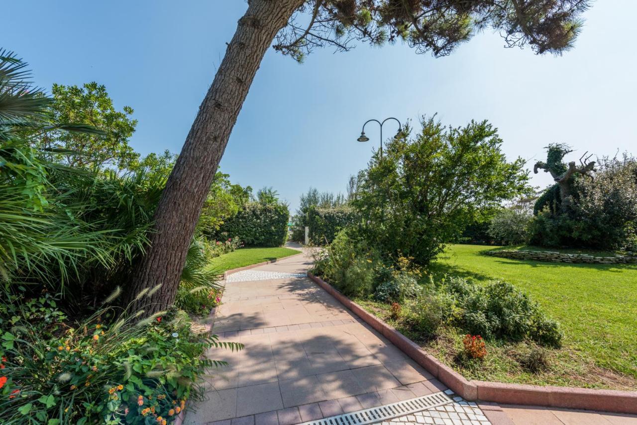 Hotel Bellevue Beach - Sul Mare Milano Marittima Bagian luar foto