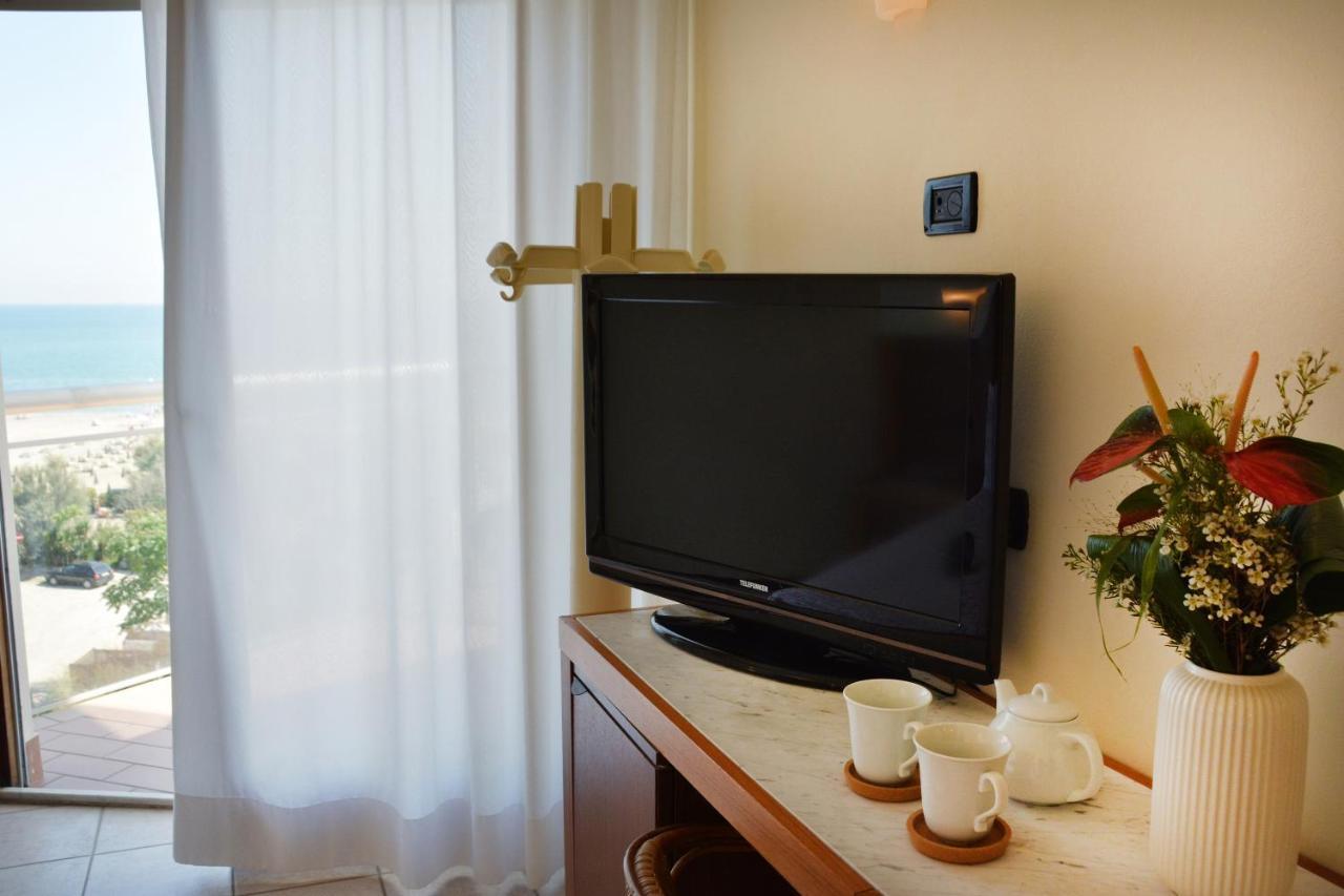 Hotel Bellevue Beach - Sul Mare Milano Marittima Bagian luar foto
