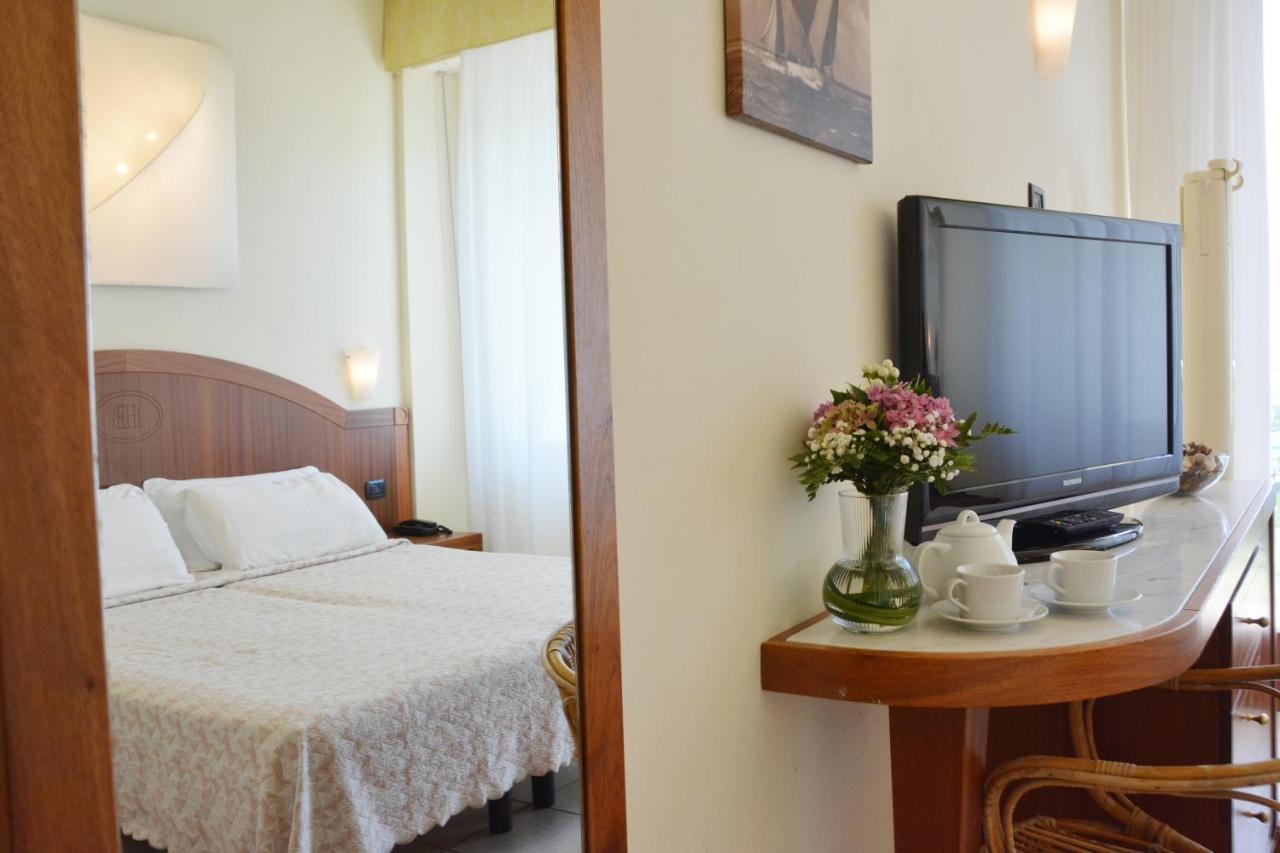 Hotel Bellevue Beach - Sul Mare Milano Marittima Bagian luar foto