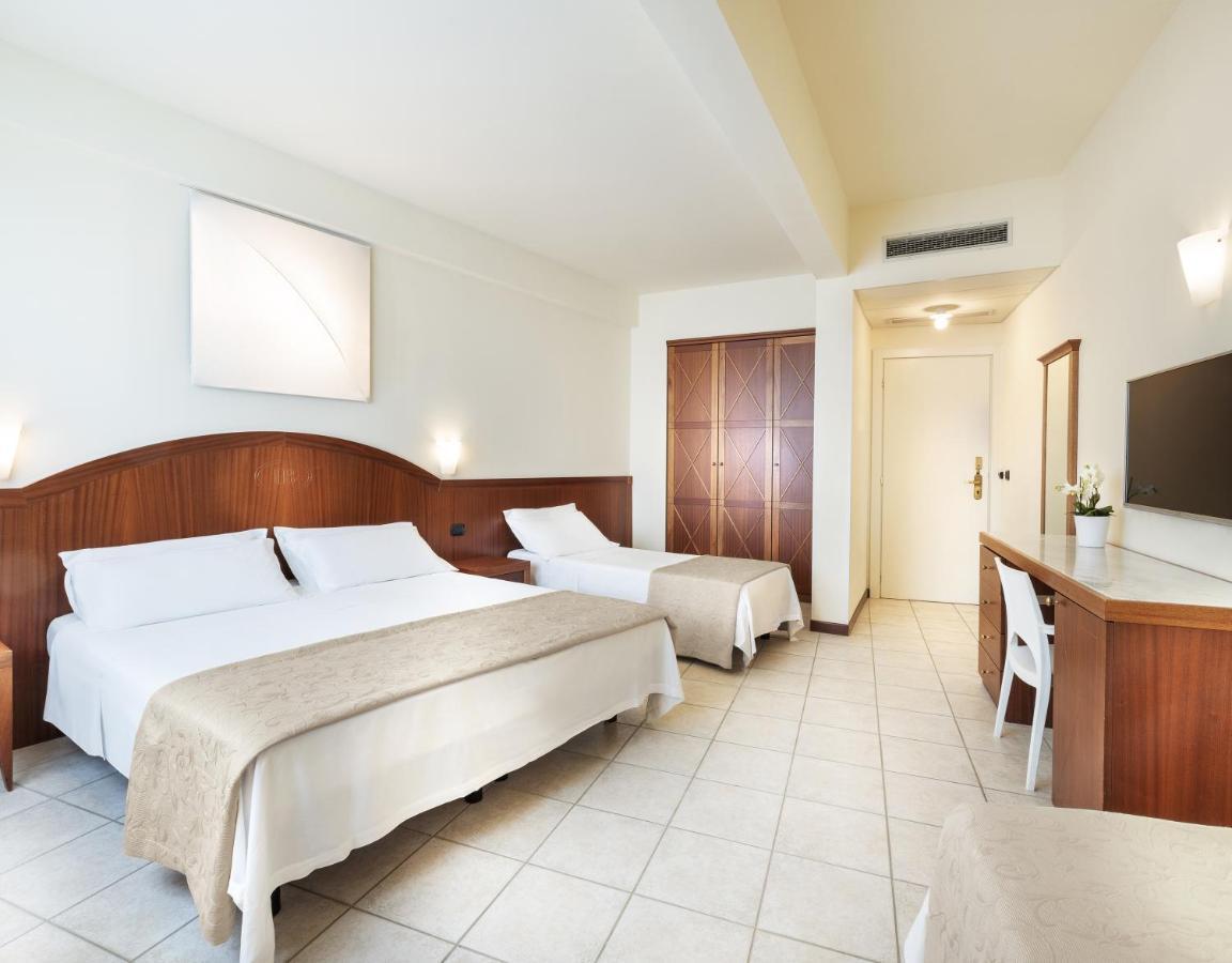 Hotel Bellevue Beach - Sul Mare Milano Marittima Bagian luar foto