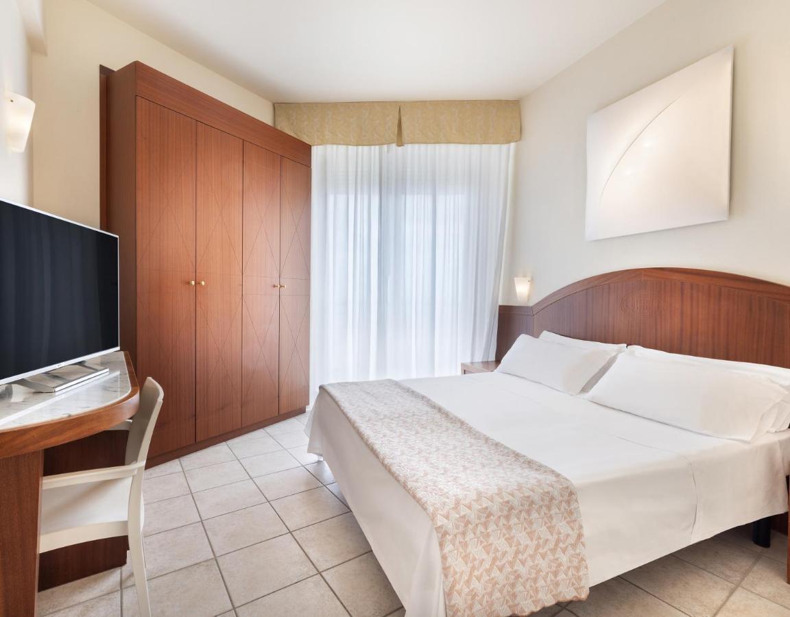 Hotel Bellevue Beach - Sul Mare Milano Marittima Bagian luar foto