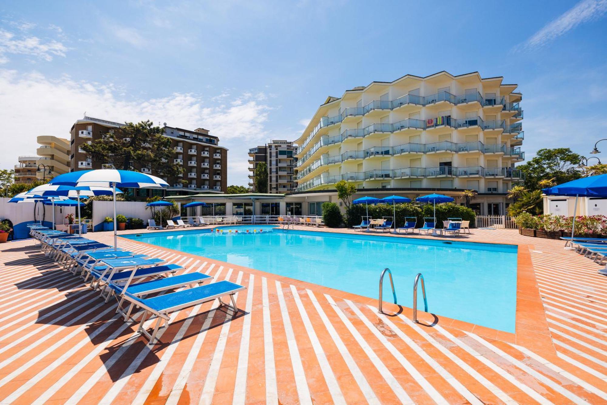 Hotel Bellevue Beach - Sul Mare Milano Marittima Bagian luar foto